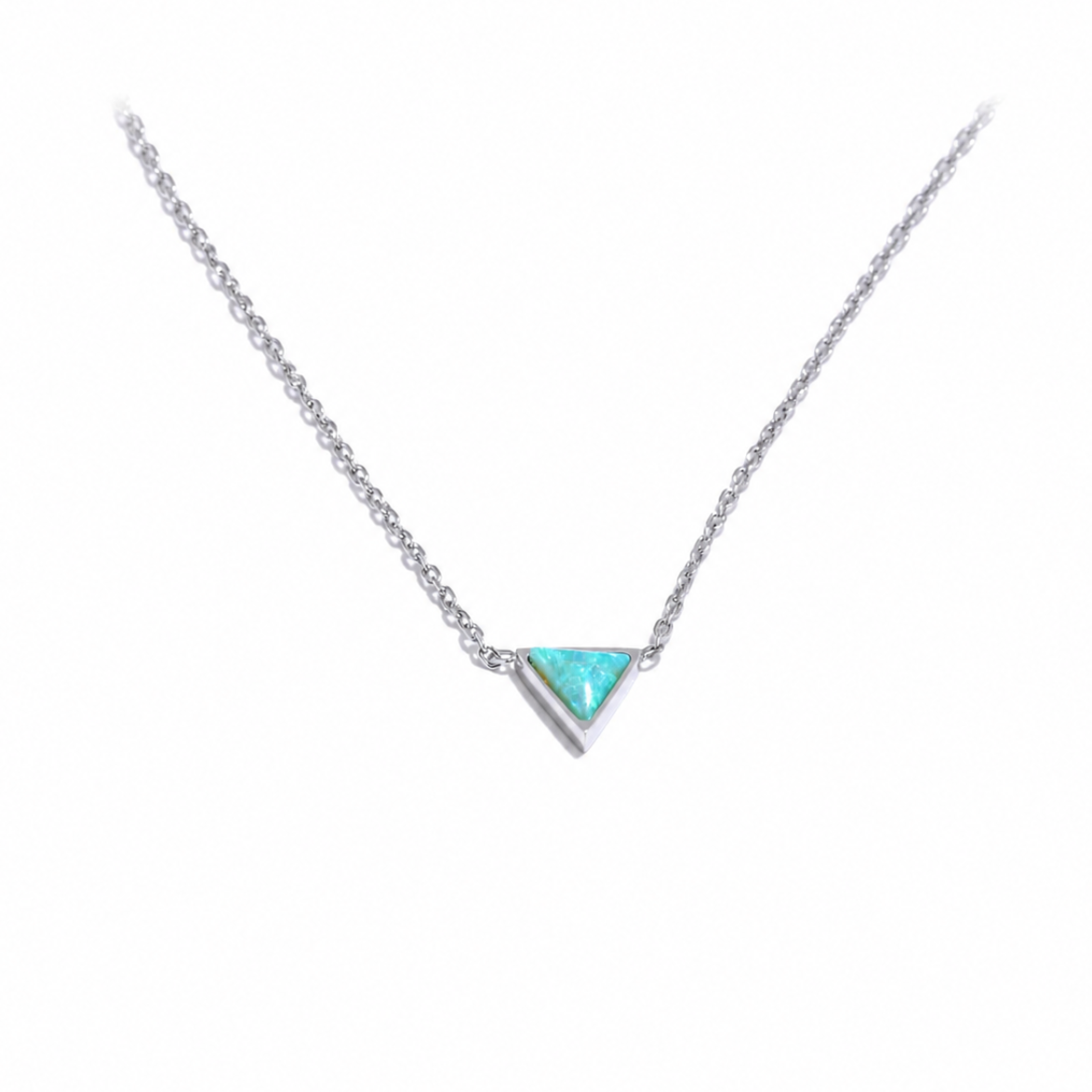 Collar Delicado Bañado en Oro 18K oPlatino de Ópalo Natural con Diseño Triángulo