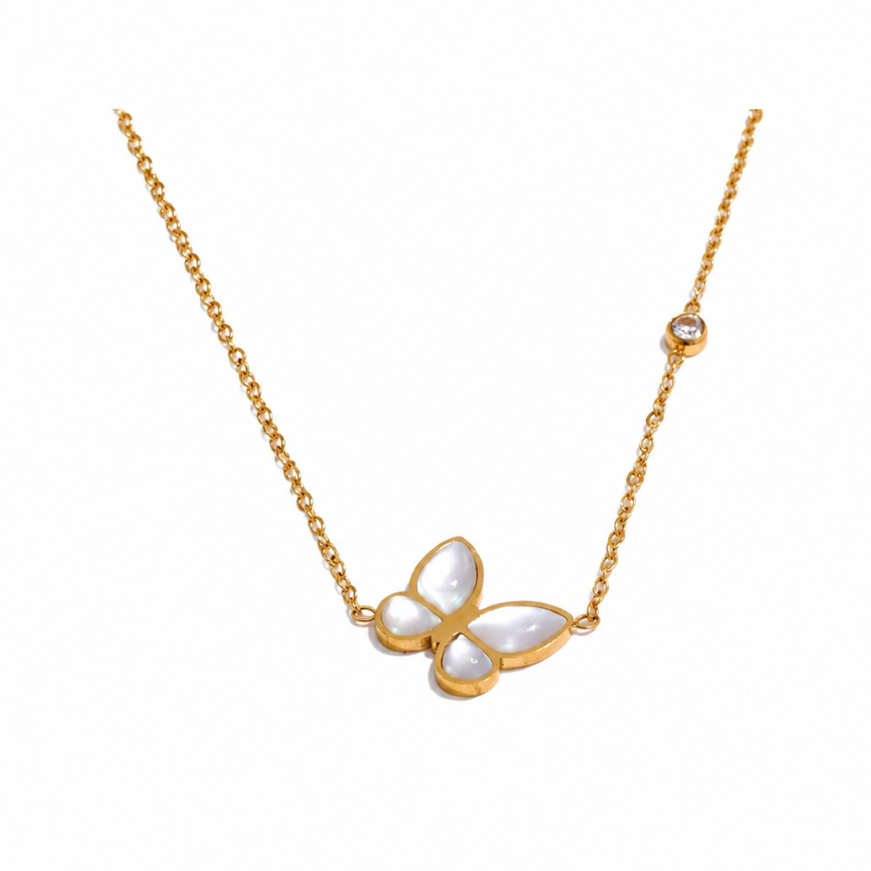 Collar Delicado Bañado en Oro 18K de Mariposa con Concha Natural
