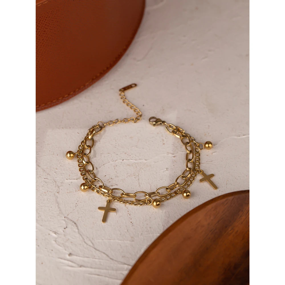 Pulsera Cruz en Capas Bañada en Oro 18K — Estilo Trendy Chic
