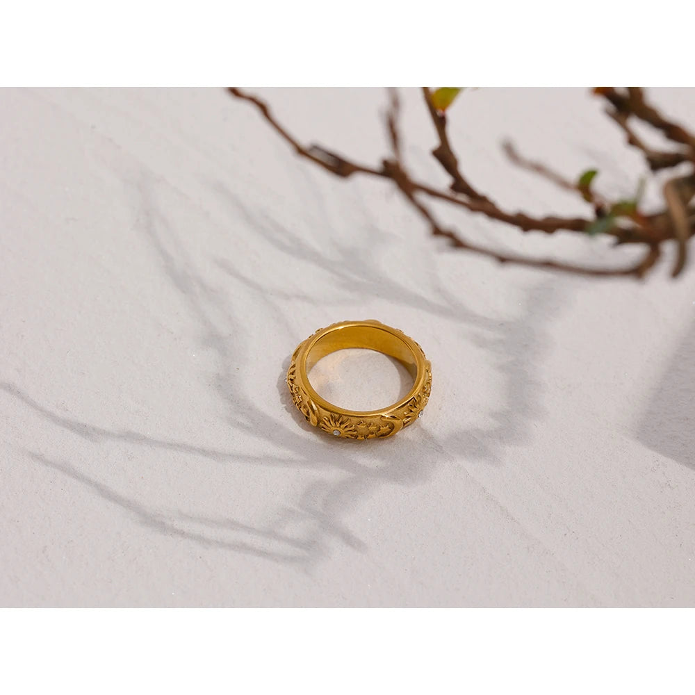 Anillo Celestial Sol, Luna y Estrella Bañado en Oro 18K
