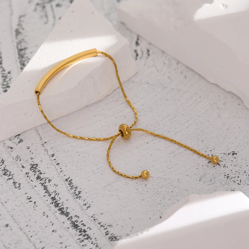 Pulsera Minimalista Bañada en Oro 18K