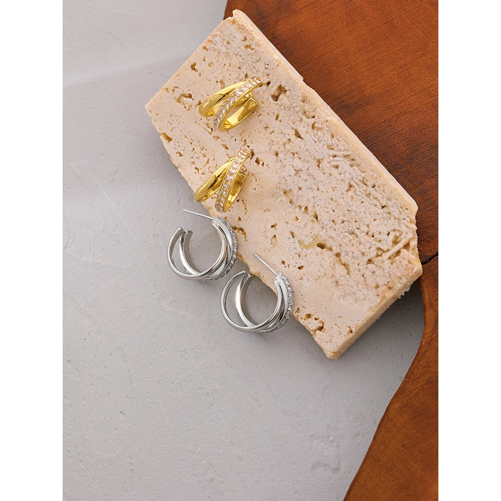 Pendientes Geométricos con Circonitas Bañados en Oro 18K o Platino — Elegancia Delicada