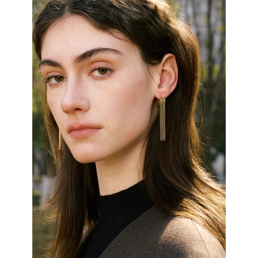 Pendientes Largos con Flecos Bañados en Oro 18K o Platino — Estilo Trendy