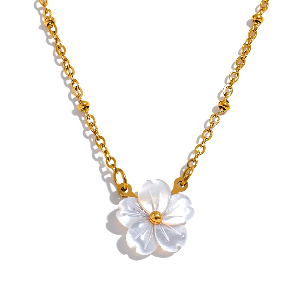 Collar Flor de Concha Natural Bañado en Oro 18K