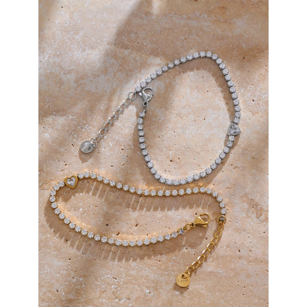 Pulsera Corazón con Circonitas Bañada en Oro 18K o Platino — Brillo Elegante