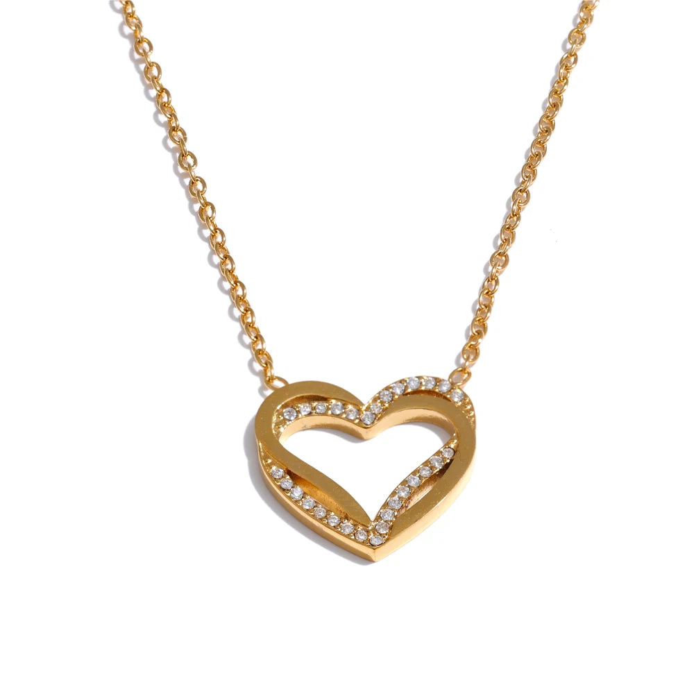 Collar Bañado en Oro 18K o Platino de Corazón Calado con Circonitas — Elegancia Romántica