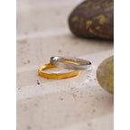 Anillo Redondo Minimalista Bañado en Oro 18K — Elegancia Atemporal