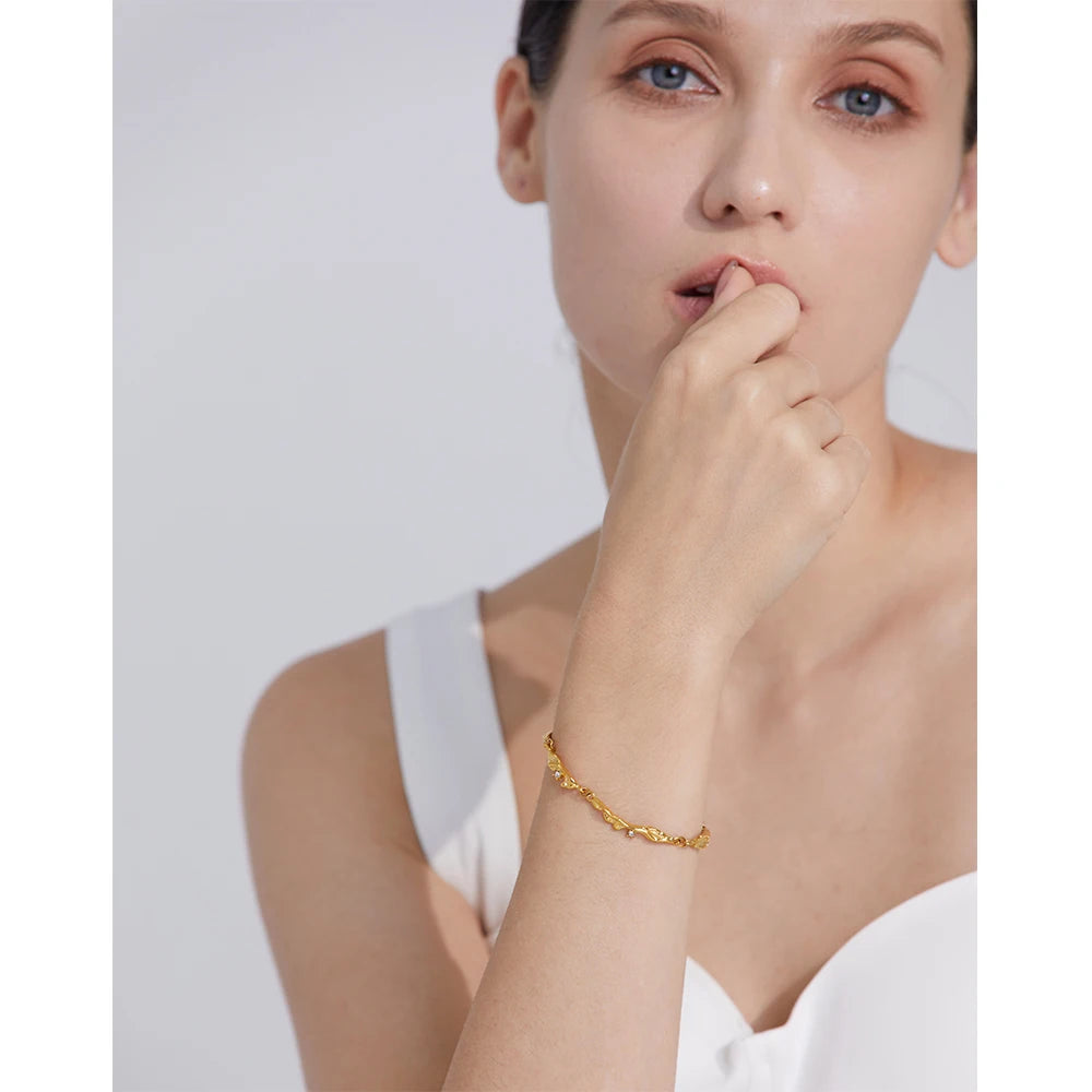 Pulsera Texturizada Bañada en Oro 18K — Estilo Vintage Chic