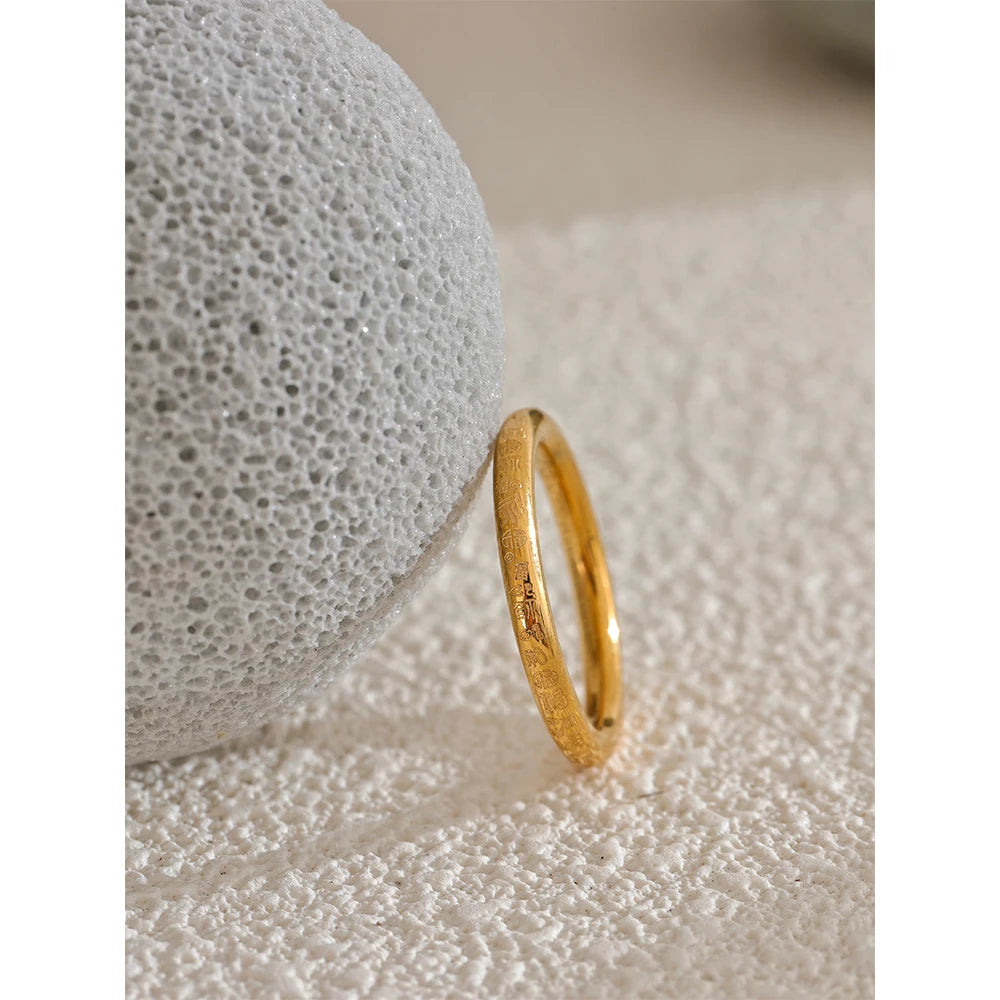 Anillo Fu de Buena Suerte Bañado en Oro 18K — Símbolo de Prosperidad