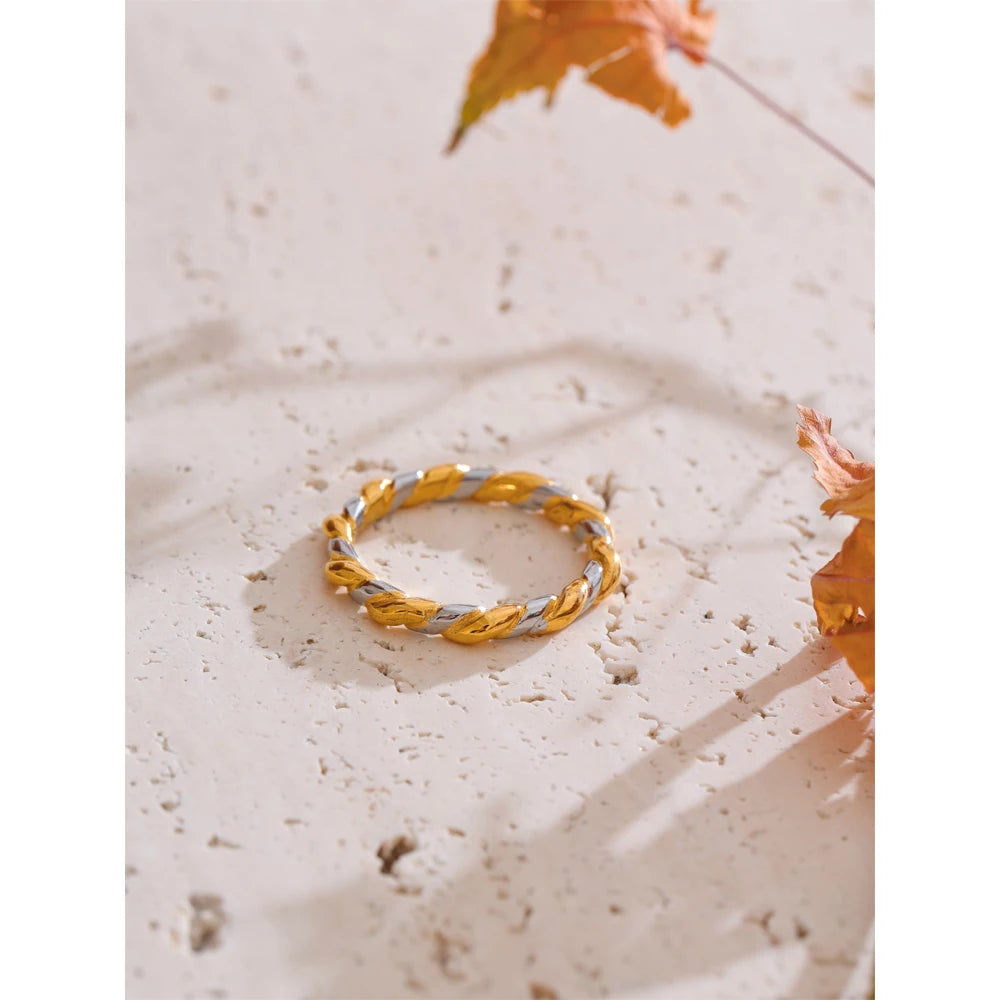 Anillo Minimalista Bañado en Oro 18K