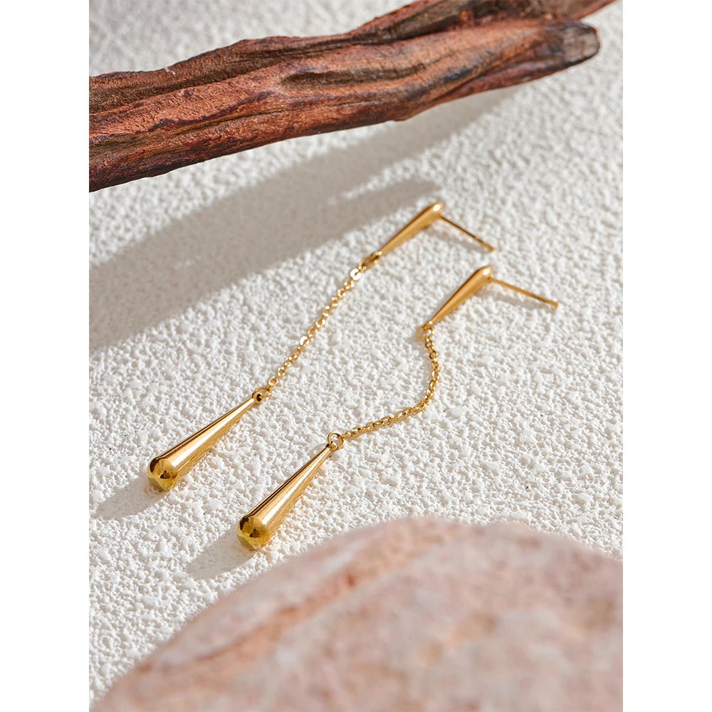 Pendientes Largos de Gota Bañados en Oro 18K — Elegancia Moderna