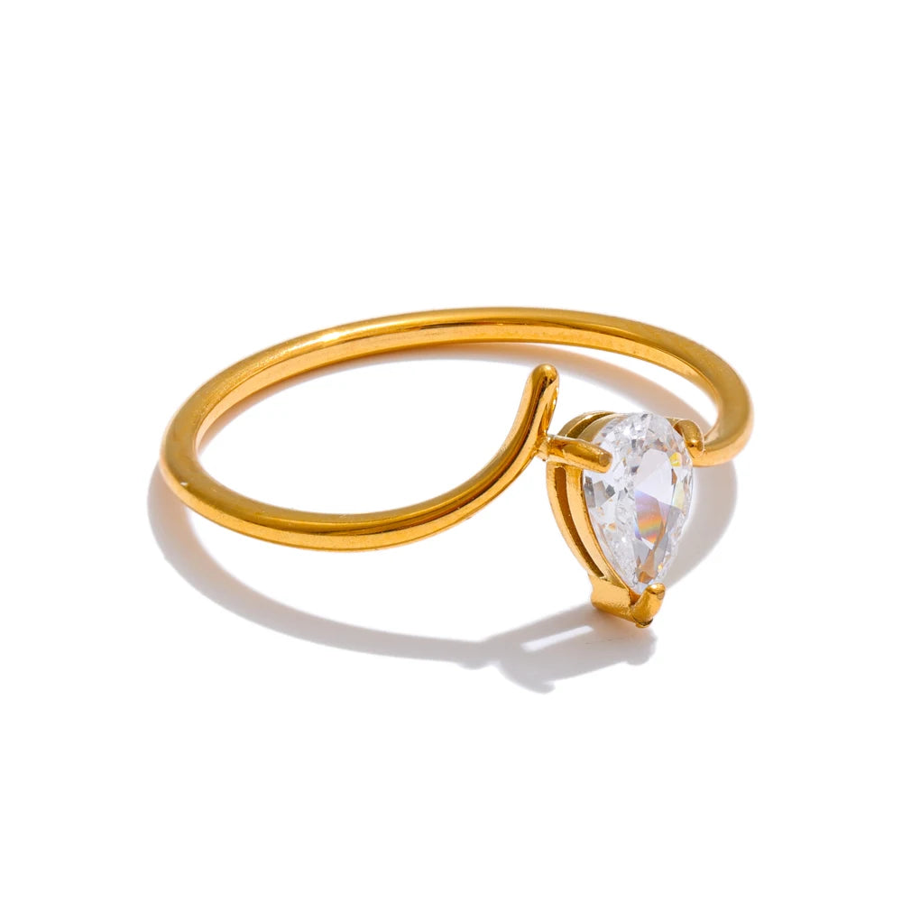 Anillo Elegante Fino Bañado en Oro 18K — Estilo Sofisticado