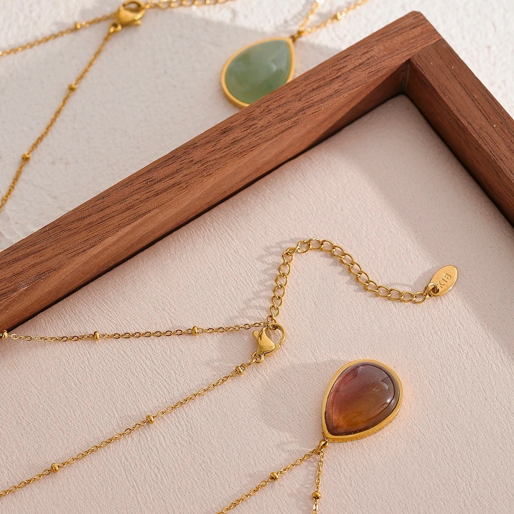 Collar Gota de Piedra Natural Bañado en Oro 18K — Elegancia Exclusiva