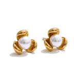 Pendientes Florales con Perlas Bañados en Oro 18K
