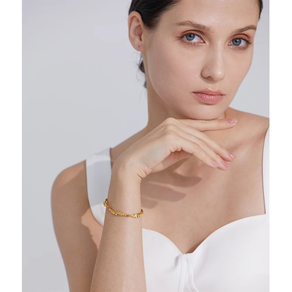 Pulsera Texturizada Bañada en Oro 18K — Estilo Vintage Chic